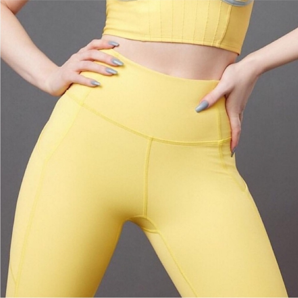 Madelaine Petsch X Fabletics Resilient High Waisted Leggings Color Meyer XS 7/8 - Picture 2 of 15
